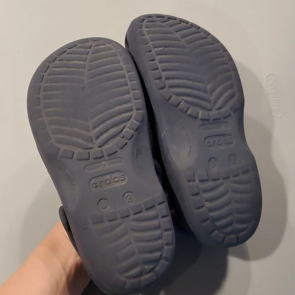 Crocs Sandals shoes clogs  sandals sz J2
